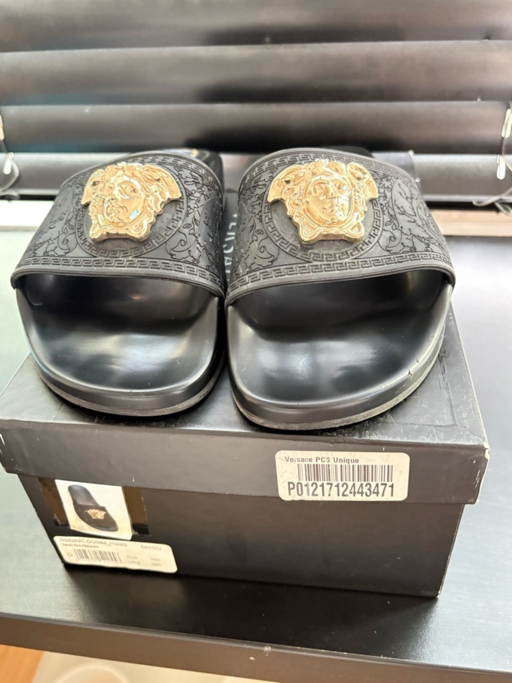 Versace slides - Picture 3 of 4